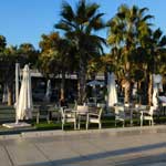 Es gibt viele Restaurants und Bars an der Muelle Uno von Malaga.