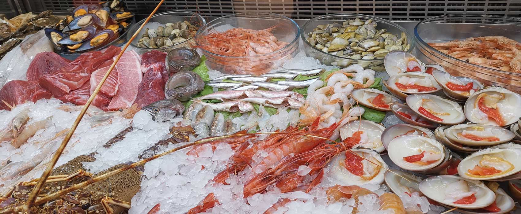 Fisch und Meeresfrüchte gehören zu den alltäglichen Nahrungsmitteln der Menschen von Malaga