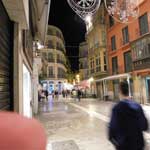 Belebte Strassen in der Altstadt von Malaga.