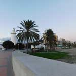 Der Strand der Malagueta mit dem Leuchtturm.