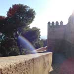 Die Mauern der Burg Gibralfaro von Malaga.