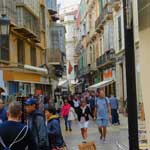 In der Altstadt von Malaga herrscht immer reges Treiben.